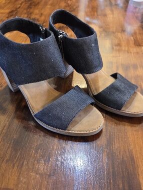 Toms Majorca Cutout Womens Sandal Sz 9.5 Dark Navy Denim Block Heel Side Zip